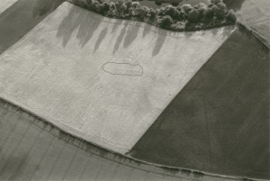 Oblique AP of marching camp field with double ditched feature. Photo taken by Blaise Vyneer, reproduced by courtesy of Tees Archaeology